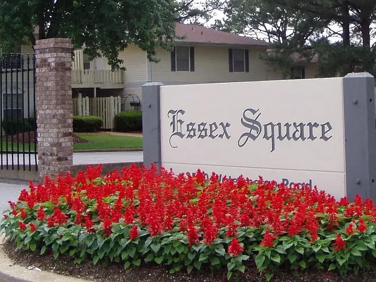 Essex Square Apartments — Photo 19