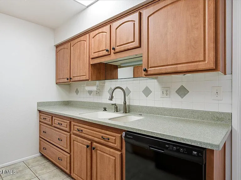 9907 W Cedar Dr — Photo 4