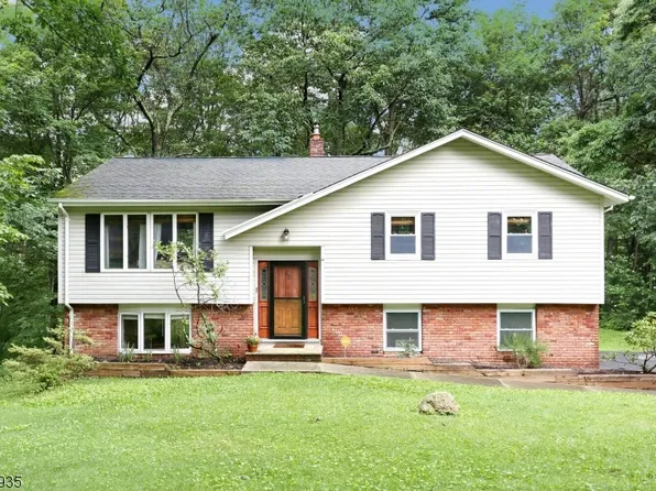 62 Brooksyde Ave, Ringwood Boro, NJ 07456