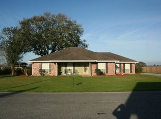 114 Shiloh Dr, Youngsville, LA 70592