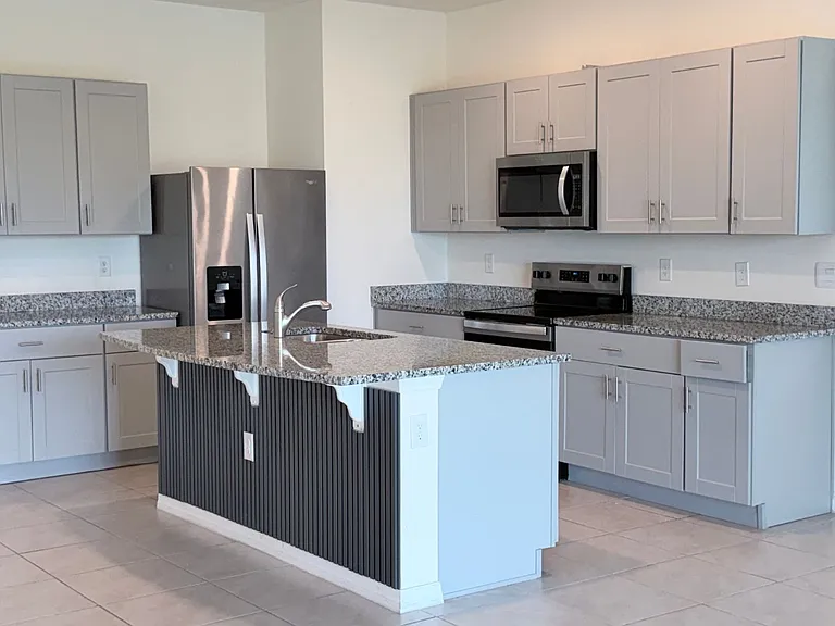 1470 Isleta Loop — Photo 2