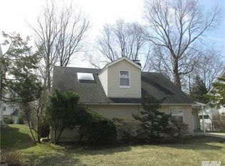 12 Guilford Rd, Port Washington, NY 11050