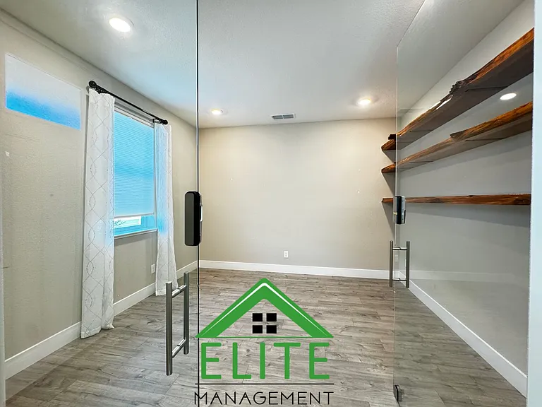 3004 Mulvaney Ave — Photo 34