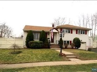 64 Garfield St, Dumont, NJ 07628