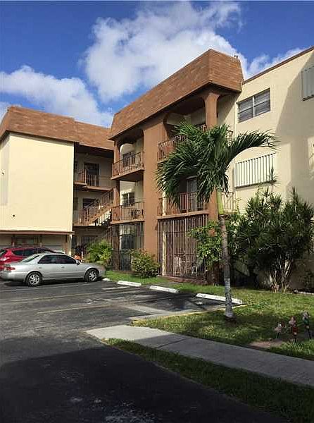 1st image of 10850 W Flagler St APT 314D