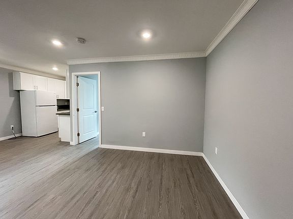 4th image of 4800 W Coliseum St #1