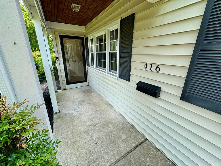 416 Townsend Rd — Photo 3