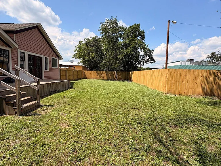 105 S Cedar St — Photo 19