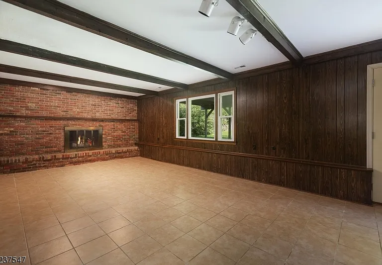 2128 W Broad St — Photo 21