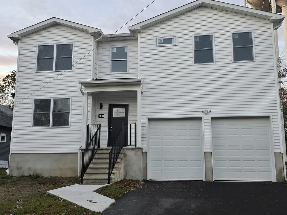407 Dover Rd