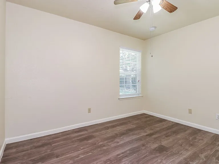 1124 W Hills Ter — Photo 12