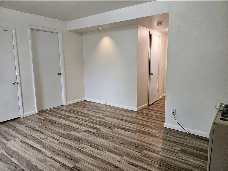 2 Allen St #2 — Photo 3