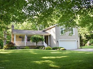 40 Camelot Ct, Canfield, OH