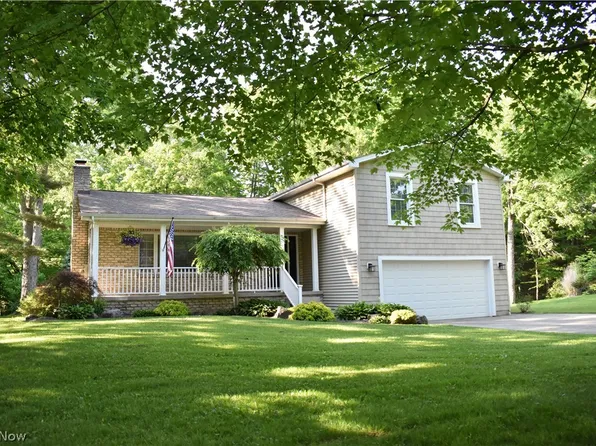 40 Camelot Ct, Canfield, OH 44406