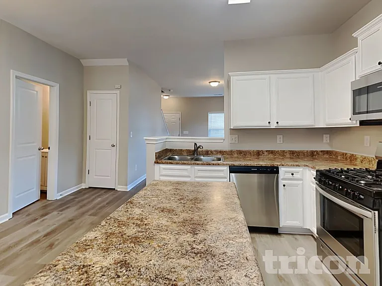 4118 Lindbergh Way — Photo 6