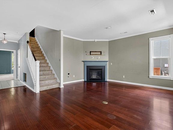 3rd image of 235 Cameron St