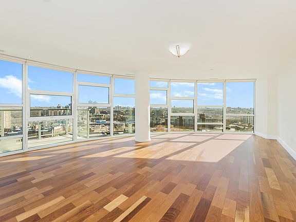 5th image of 3620 Oxford Ave #Penthouse C