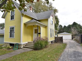 910 S 2nd St, St Charles, IL 60174