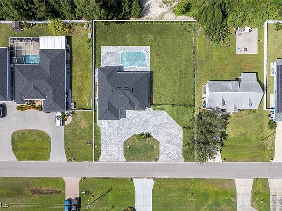 4th image of 446 SW 19th Ave