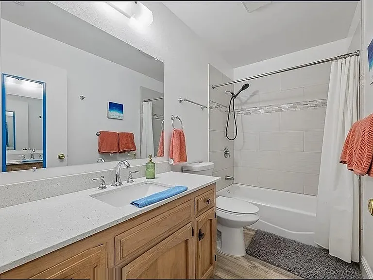 3335 Broad St — Photo 1