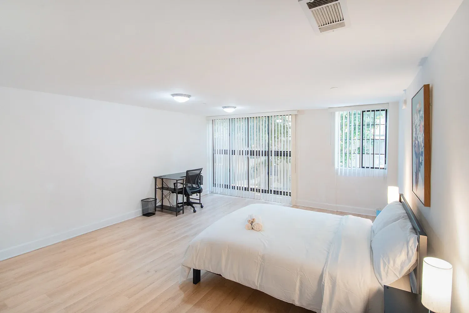 6 bed, $2,000 — Photo 2