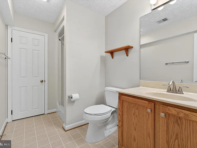 8405 Overlook St — Photo 35