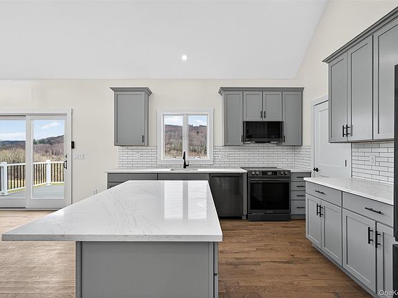 3rd image of 129 Nelson Road