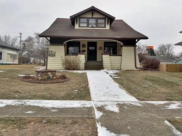 1016 9th St, Sheldon, IA 51201