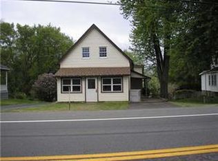 9211 Ridge Rd, Middleport, NY 14105