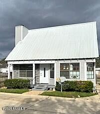 1st image of 106 Holmes Dr