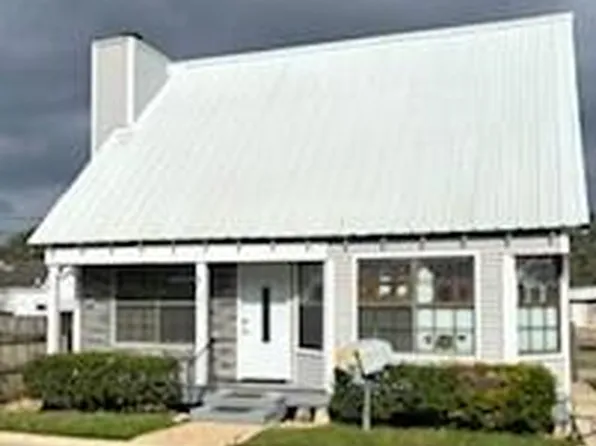 106 Holmes Dr, Abbeville, LA 70510