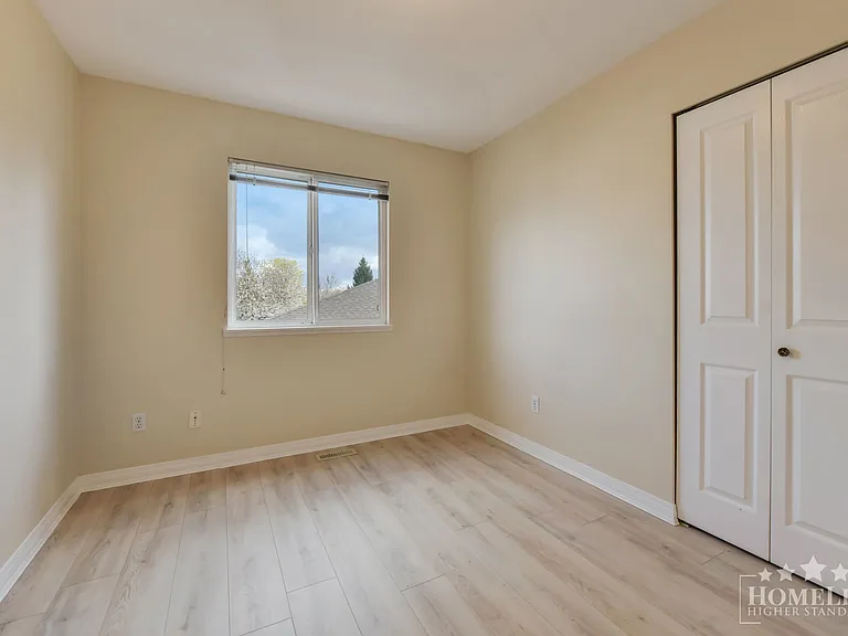 6375 187a St #UPPER HOUSE — Photo 36