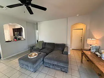 3 bed, 1333 sqft, $1,725 — Photo 2