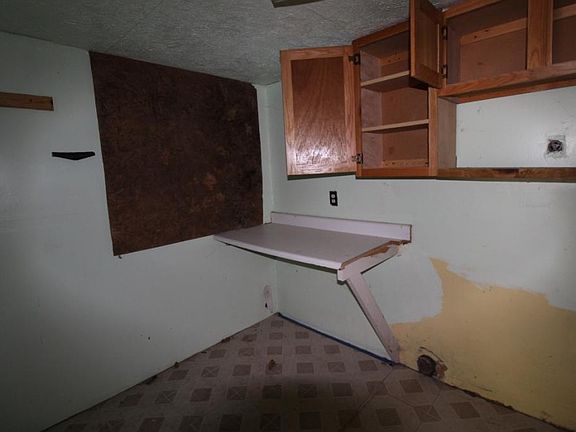 5th image of 1002 Oak Glen Dr