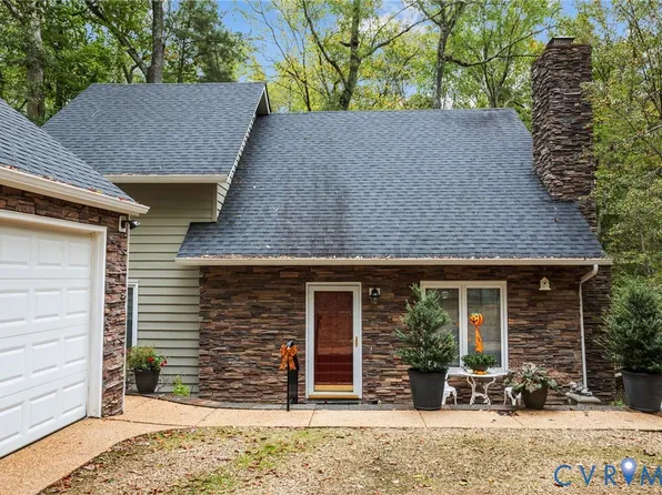 3209 Shadow Oaks Rd, Midlothian, VA 23112