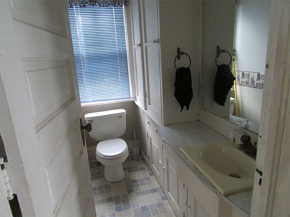 2nd image of 263 S Marr St