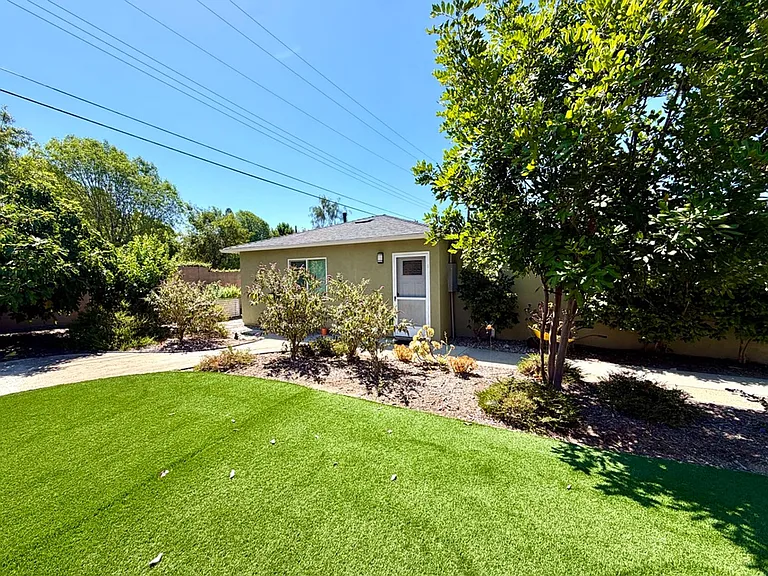140 Princeton Ave — Photo 17