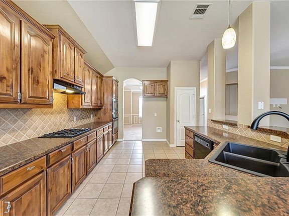 4th image of 1124 Hidden Meadow Dr