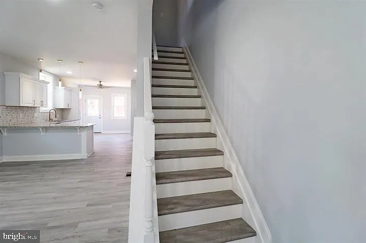 523 W 26th St — Photo 12