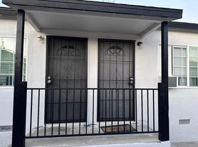 117 N Lowell St, Lake Elsinore, CA