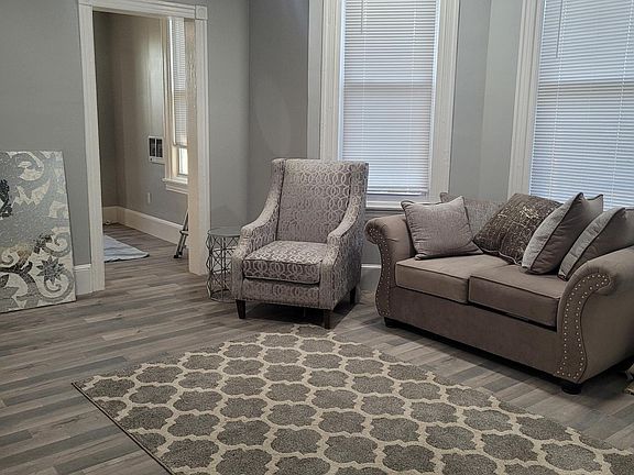 4th image of 1322 Oak Lane Ave APT 3