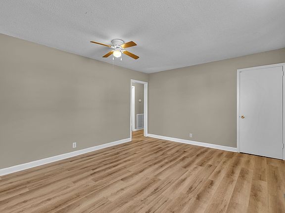 4th image of 1540 Cherry Tree Dr