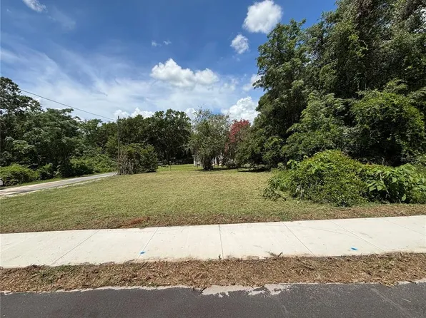 449 Stone St, Wildwood, FL 34785