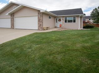 1509 Silver Maple Ln, South Sioux City, NE 68776