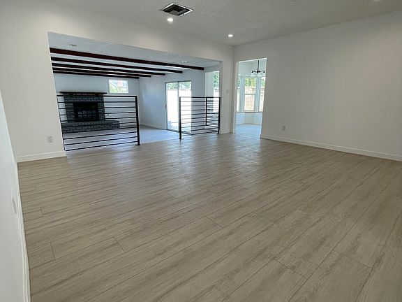 3rd image of 10157 Swinton Ave #1