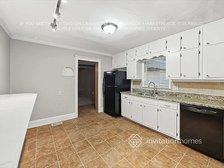1321 Laura Ln — Photo 11
