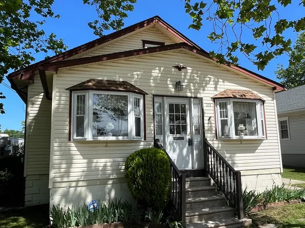 103 W Charles St, Palmyra, NJ 08065