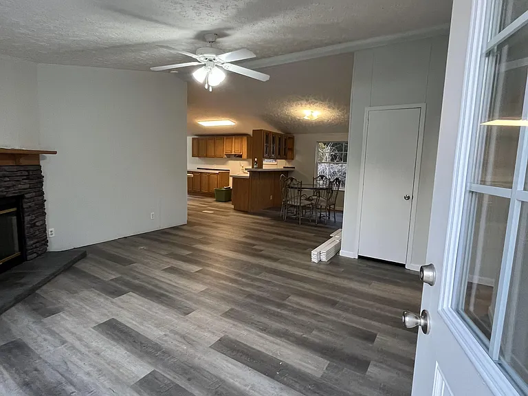 305 Hammond St — Photo 5