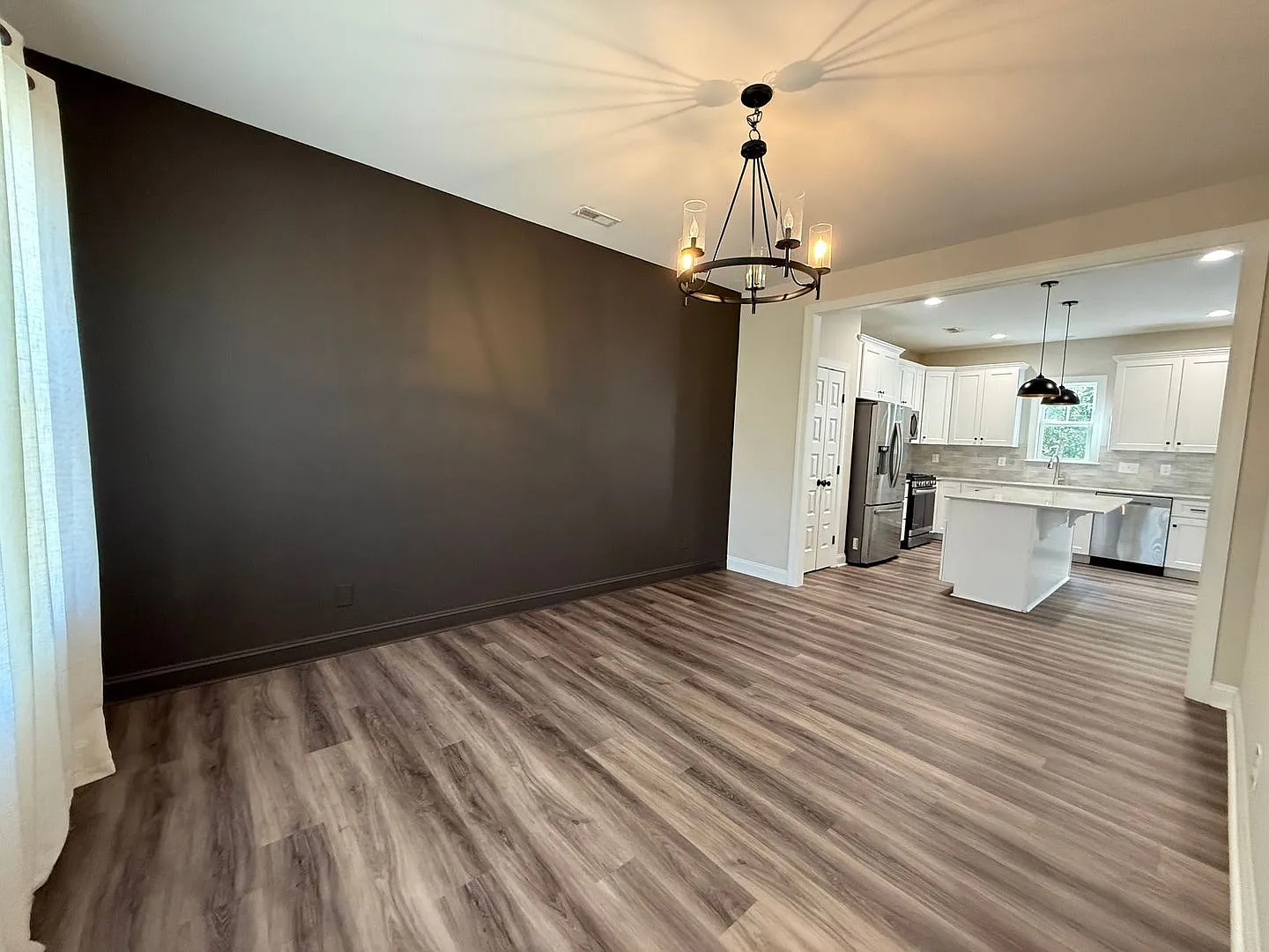 Beautiful 3 bedroom, 2.5 bath house — Photo 4