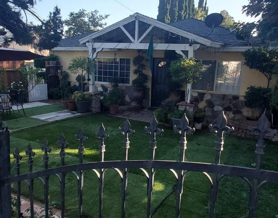 2nd image of 12881 Norris Ave